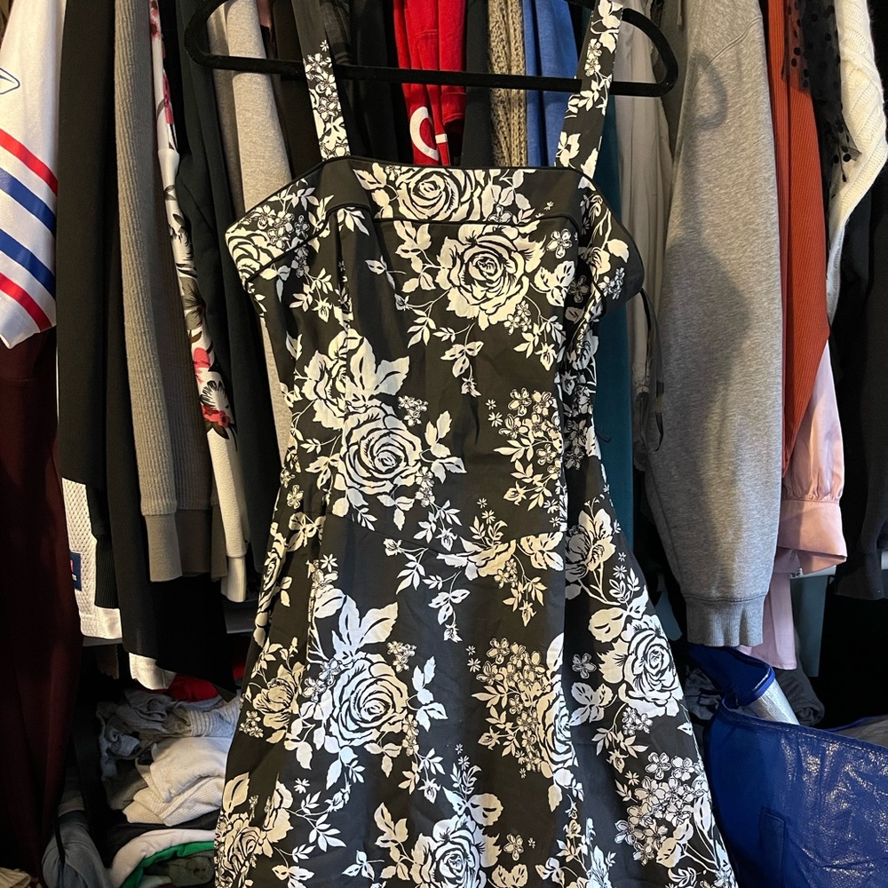Beautiful comfy black and white cocktail dress